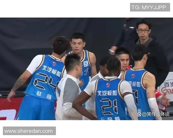 主力中锋伤情严重可能缺席整个赛季球队面临巨大挑战